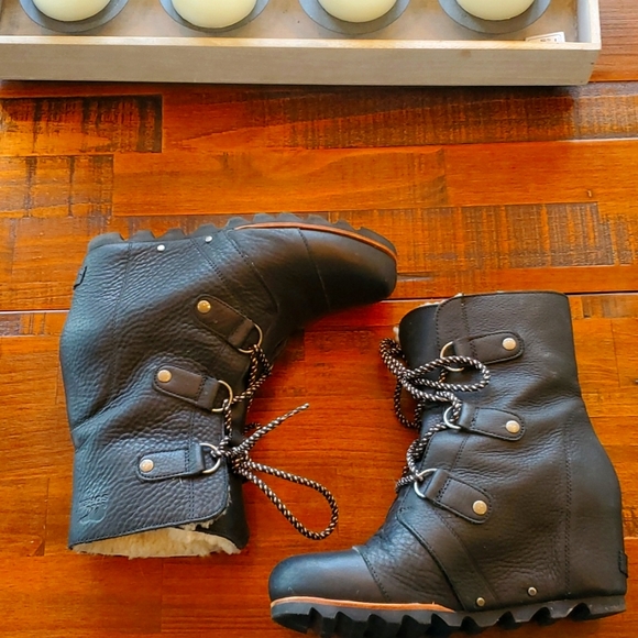 Sorel Shoes - Sorel wedge boot black, size 10